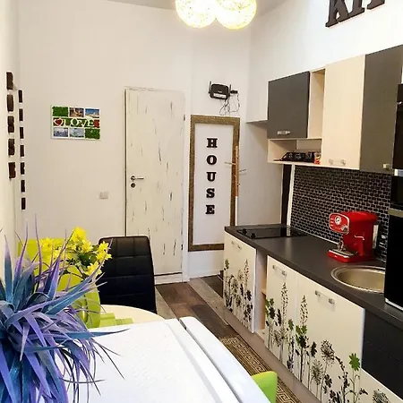Apartment Old City House 3 *
